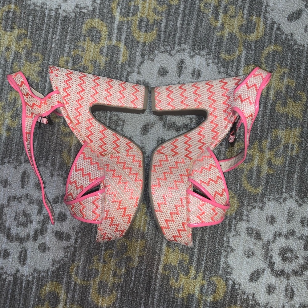 Steve Madden Platform Sandals - Picture 2 of 3